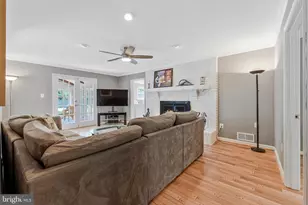 10371 Stratford Ave, Fairfax, VA 22030 - Photo 15