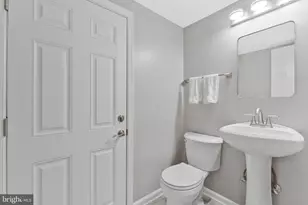 10371 Stratford Ave, Fairfax, VA 22030 - Photo 23