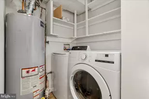 10623 Maple St, Fairfax, VA 22030 - Photo 9