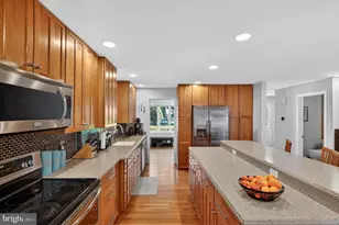 10207 Antietam Ave, Fairfax, VA 22030 - Photo 5