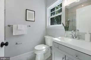 10811 Scott Dr, Fairfax, VA 22030 - Photo 37