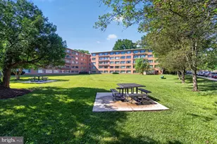 10570 Main St, Fairfax, VA 22030 - Photo 21