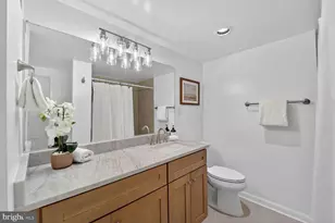 10570 Main St, Fairfax, VA 22030 - Photo 17