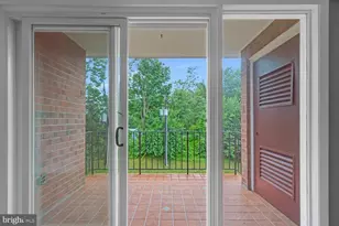 3961 Lyndhurst Dr, Fairfax, VA 22031 - Photo 17