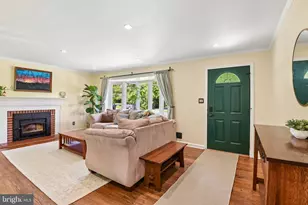 3502 Burrows Ave, Fairfax, VA 22030 - Photo 3