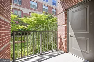 3985 Norton Pl, Fairfax, VA 22030 - Photo 15