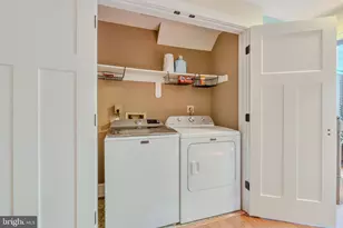 10449 Breckinridge Ln, Fairfax, VA 22030 - Photo 23