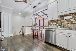 10449 Breckinridge Ln, Fairfax, VA 22030 - Photo 11