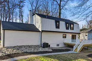 10704 Howerton Ave, Fairfax, VA 22030 - Photo 37