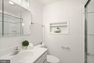 10222 Fox Ln, Fairfax, VA 22030 - Photo 15