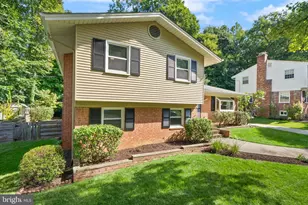 10222 Fox Ln, Fairfax, VA 22030 - Photo 5