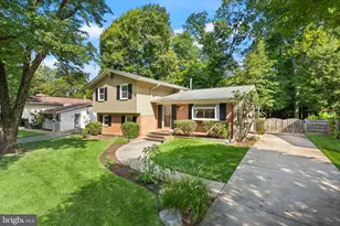 10222 Fox Ln, Fairfax, VA 22030 - Photo 3