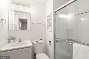 10222 Fox Ln, Fairfax, VA 22030 - Photo 13