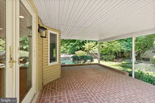 10222 Fox Ln, Fairfax, VA 22030 - Photo 23