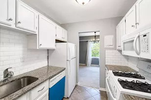 3830 Lyndhurst Dr, Fairfax, VA 22031 - Photo 3