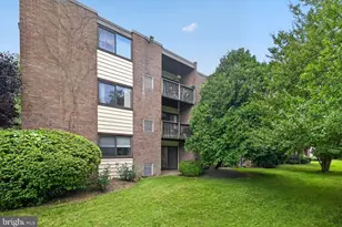 10720 W West Dr, Fairfax, VA 22030 - Photo 3