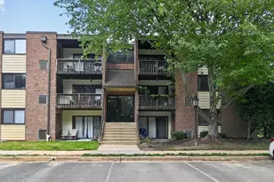 10720 W West Dr, Fairfax, VA 22030 - Photo 1