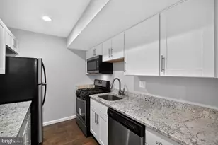 10720 W West Dr, Fairfax, VA 22030 - Photo 17