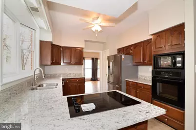 10200 Aspen Willow Drive, Fairfax, VA 22032 - Photo 5