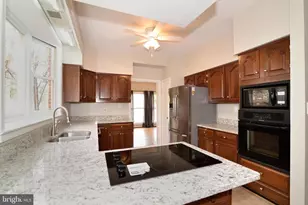 10200 Aspen Willow Dr, Fairfax, VA 22032 - Photo 5
