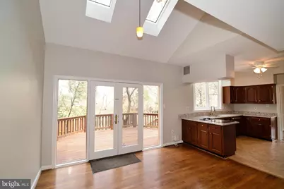 10200 Aspen Willow Drive, Fairfax, VA 22032 - Photo 9