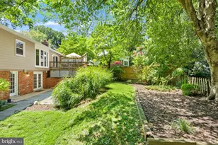 3231 Fair Woods Pkwy, Fairfax, VA 22030 - Photo 45