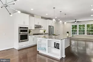 3961 Norton Pl, Fairfax, VA 22030 - Photo 5