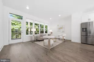 3544 Sutton Hts Cir, Fairfax, VA 22031 - Photo 3