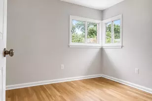 10827 Charles Dr, Fairfax, VA 22030 - Photo 11