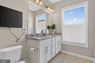 3957 Oak St, Fairfax, VA 22030 - Photo 29