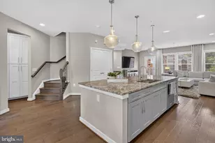 3957 Oak St, Fairfax, VA 22030 - Photo 25