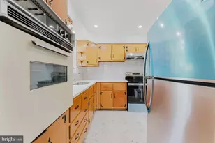 10914 Woodhaven Dr, Fairfax, VA 22030 - Photo 7