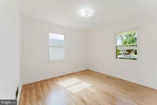10914 Woodhaven Dr, Fairfax, VA 22030 - Photo 11