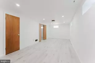 10914 Woodhaven Dr, Fairfax, VA 22030 - Photo 15