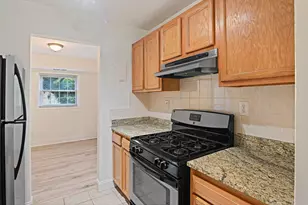 3860 Lyndhurst Dr, Fairfax, VA 22031 - Photo 11