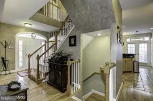 10501 Chancery Ct, Fairfax, VA 22030 - Photo 17