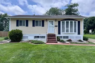 4132 Locust Ln, Fairfax, VA 22030 - Photo 1