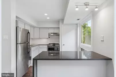 10105 Fair Woods, Fairfax, VA 22030 - Photo 7