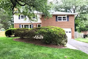 10242 Stratford Ave, Fairfax, VA 22030 - Photo 1