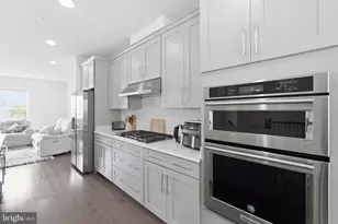 10720 Viognier Terrace, Fairfax, VA 22030 - Photo 7