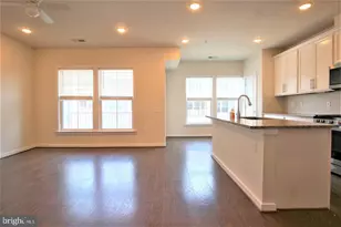 3974 Norton Pl, Fairfax, VA 22030 - Photo 9
