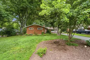 3414 Country Hill Dr, Fairfax, VA 22030 - Photo 3