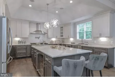 10704 Warwick Avenue, Fairfax, VA 22030 - Photo 13