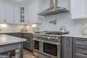 10704 Warwick Ave, Fairfax, VA 22030 - Photo 17
