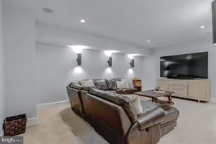 10704 Warwick Ave, Fairfax, VA 22030 - Photo 57