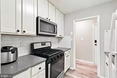 3814 Lyndhurst Drive #203, Fairfax, VA 22031 - Photo 9