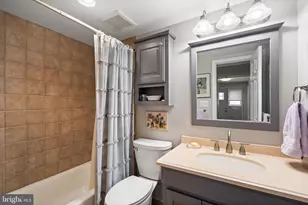 3426 Brookwood Dr, Fairfax, VA 22030 - Photo 21