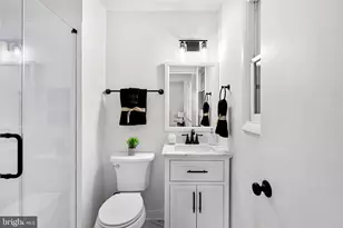 10217 Shiloh St, Fairfax, VA 22030 - Photo 25