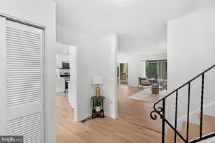 10217 Shiloh St, Fairfax, VA 22030 - Photo 5