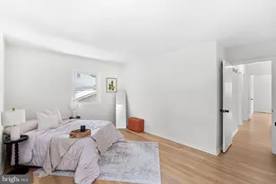 10217 Shiloh St, Fairfax, VA 22030 - Photo 21